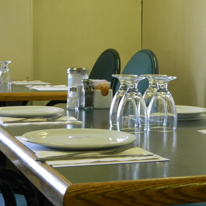 dining in restaurant