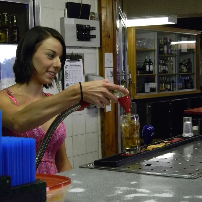 pub pouring drink